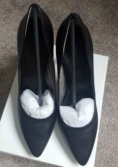 NIB Banana Republic heels - Picture 4 of 5